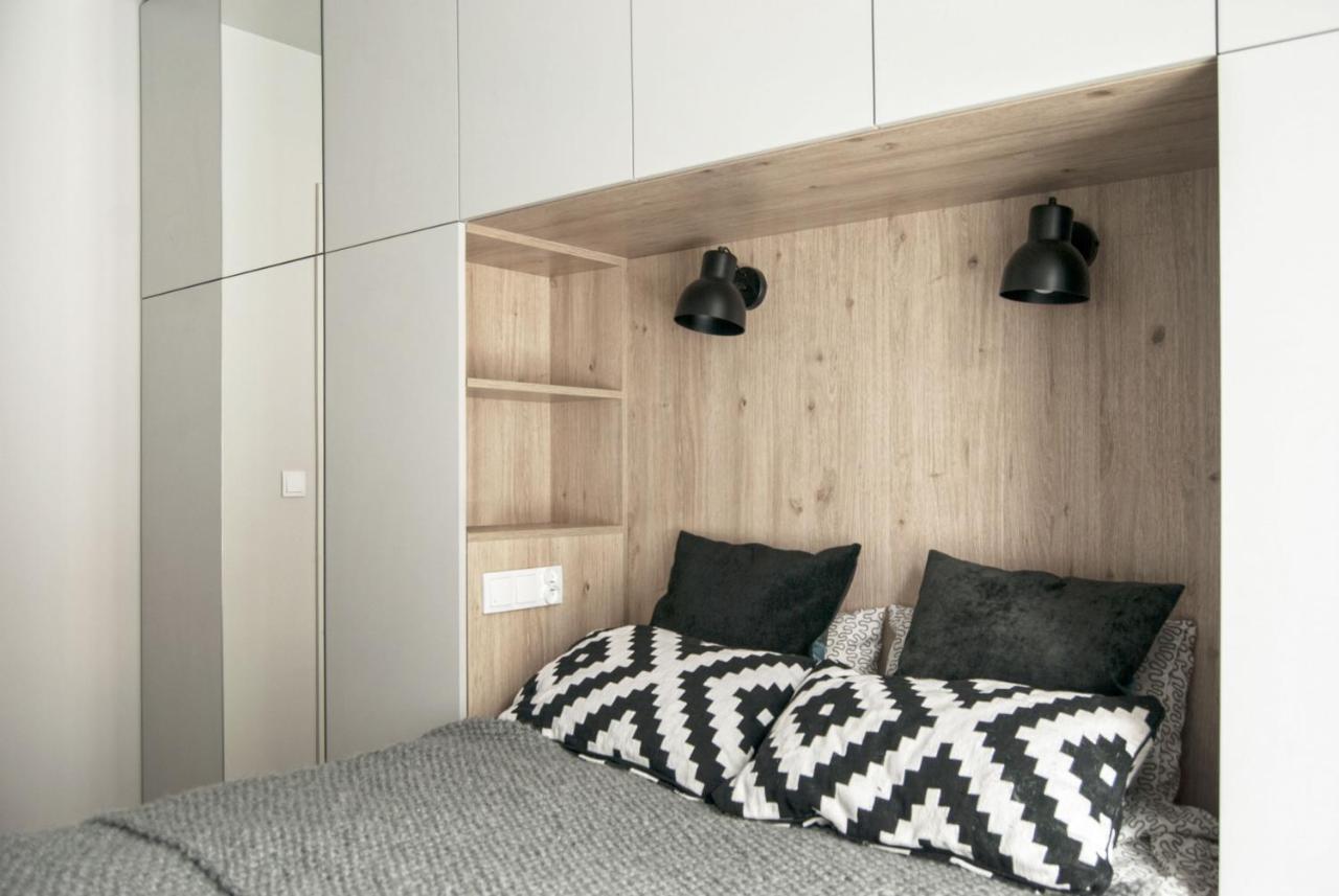 Charming Apartment With Garden, Only 1 Km To Wawel Castle By Noclegi Renters كراكوفيا المظهر الخارجي الصورة